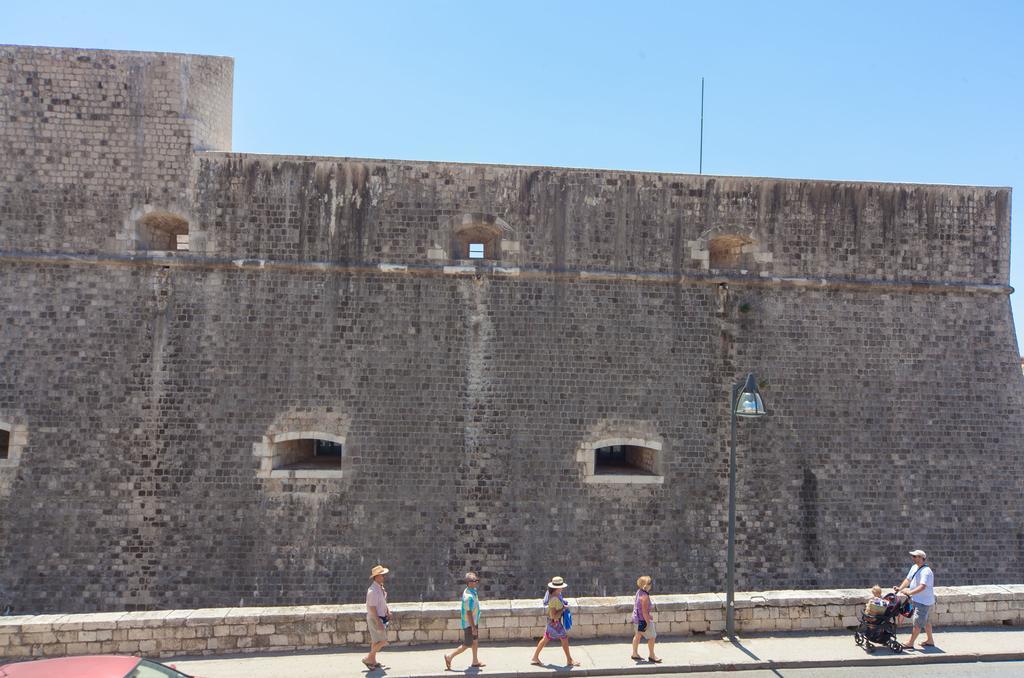 Ragusa City Walls Apartments ภายนอก รูปภาพ