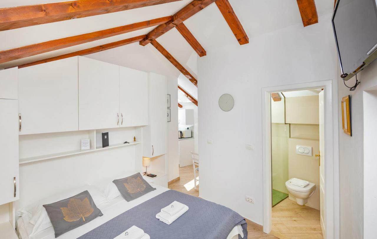 Ragusa City Walls Apartments ภายนอก รูปภาพ