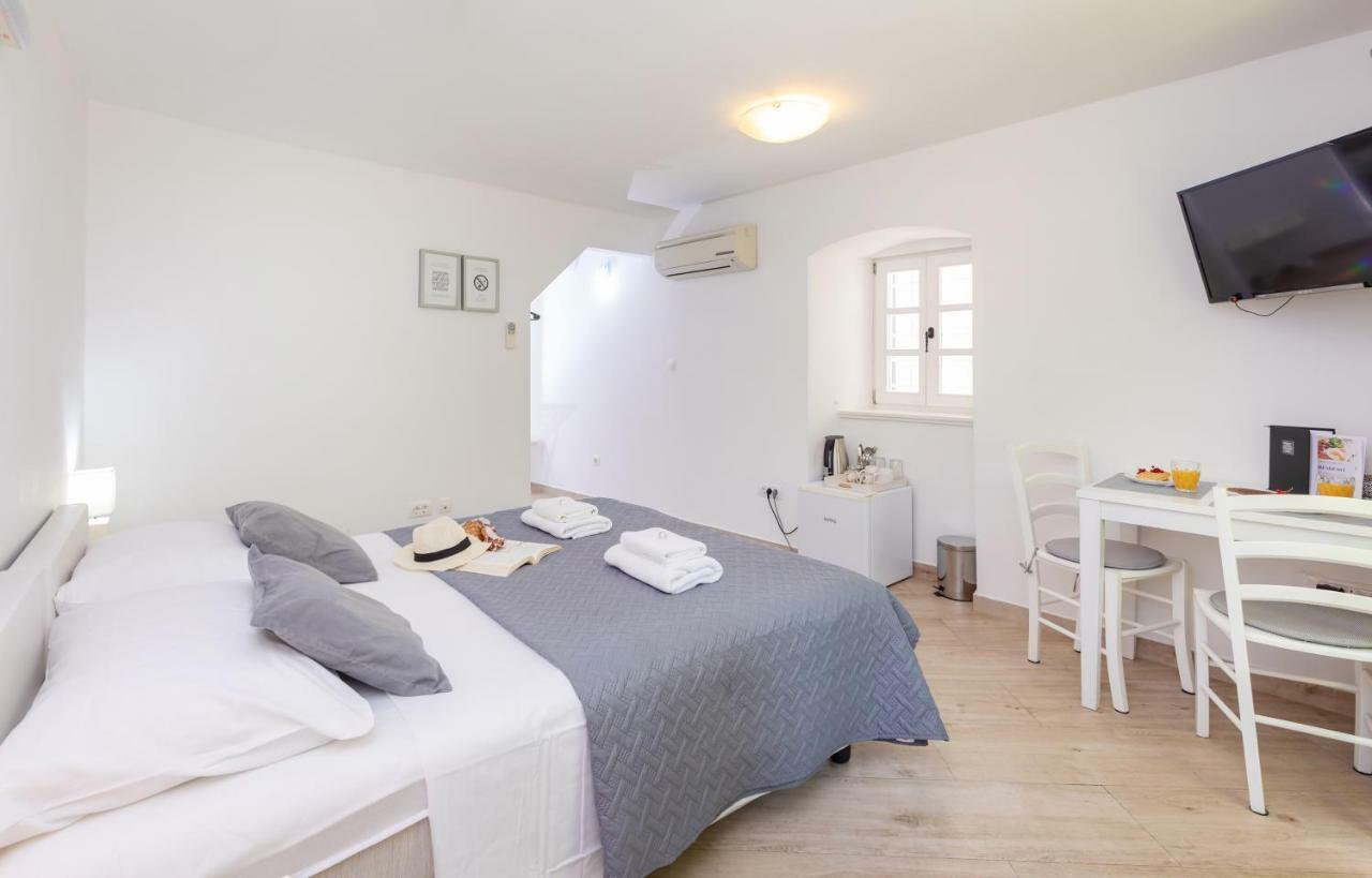 Ragusa City Walls Apartments ภายนอก รูปภาพ