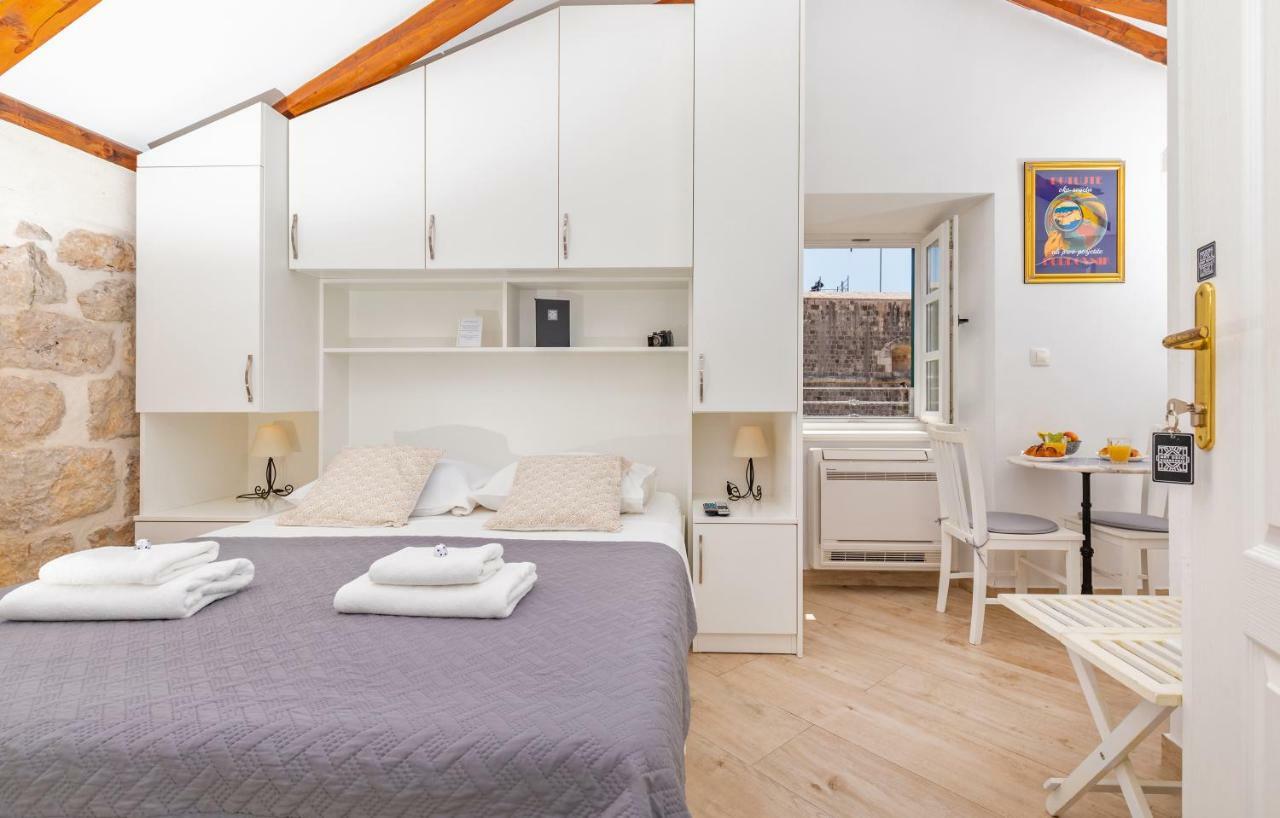 Ragusa City Walls Apartments ภายนอก รูปภาพ